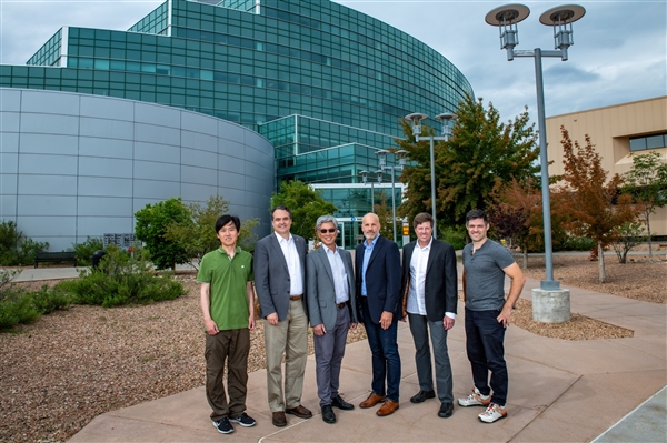 Intel前CEO基辛格找到新工作：開發FEL EUV極紫外光刻 成本大降2/3