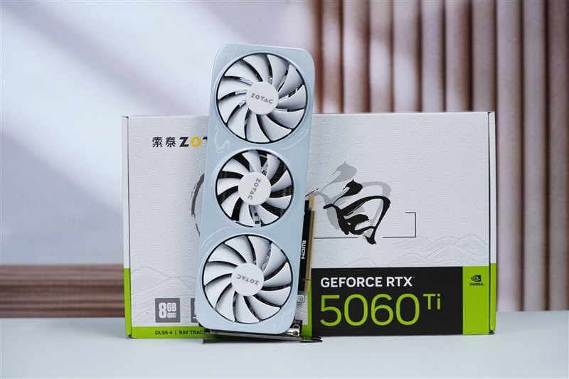 一眼看去就與衆不同！索泰 RTX 5060 Ti 8GB 月白 OC評測：超頻有點小驚喜