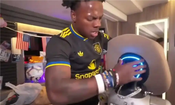 甲亢哥直播暴力損毀人形機器人Rizzbot：開發公司直接起訴索賠