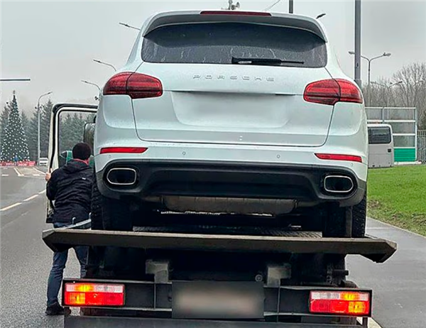 俄羅斯數百輛保時捷突然斷油熄火 車主求助黑客消除故障