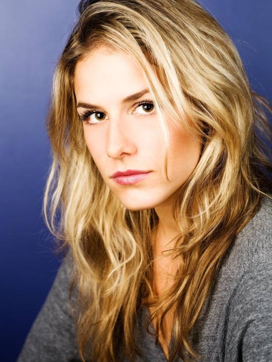 新《古墓麗影》勞拉演員公佈:顏值超高的美女Alix Wilton Regan