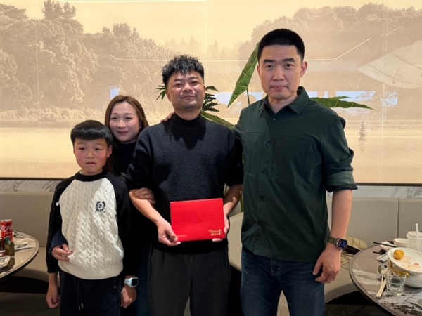 理想汽車CEO李想兌現邀約：奔赴浙江海鹽 宴請救人理想車主吃飯