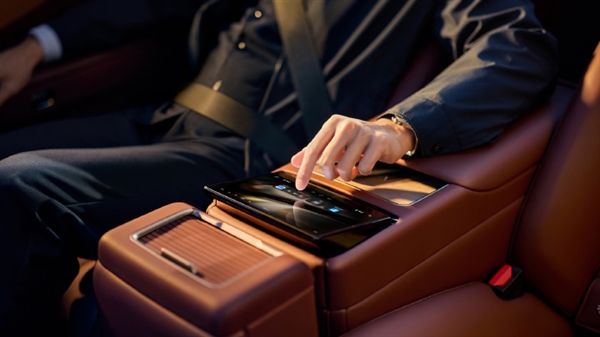 置換16.48萬元起！廣汽昊鉑A800正式上市：尊界S800同款896線四鐳射雷達